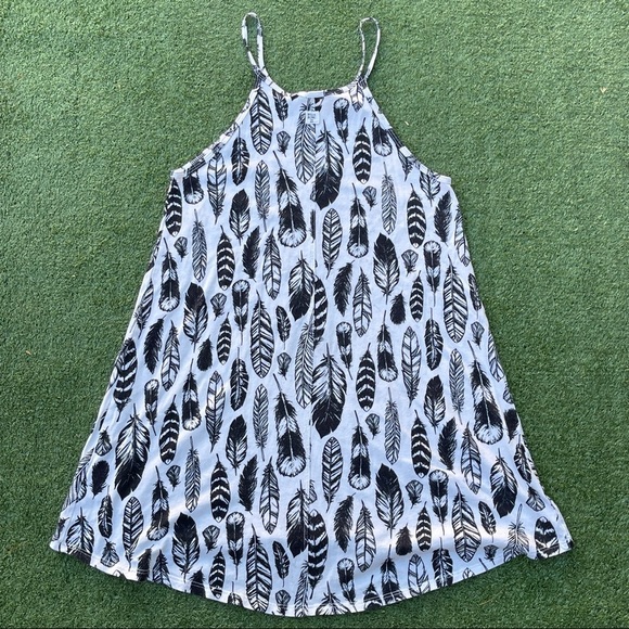 Billabong Girls Feather Print Dress size medium Preowned great condition casual - Picture 4 of 6